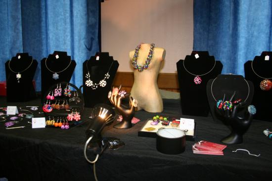 Salon aux bonheur des dames St Pierre en Port